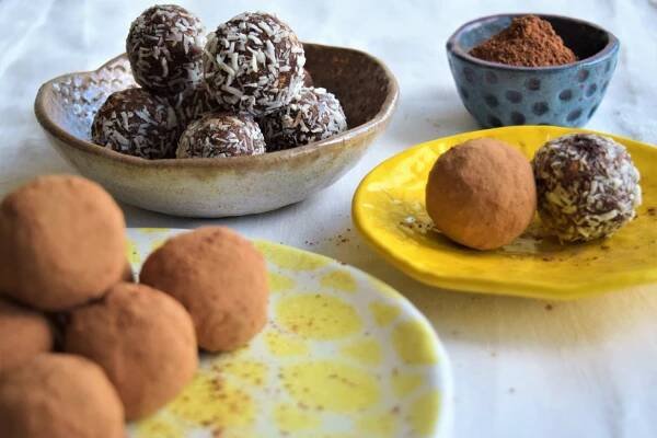 Vegan, Gluten-Free, and Refined Sugar-Free Coconut Cookies