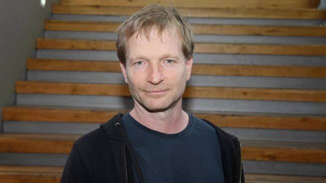 Matěj Hádek byl obětí drsného přepadení. Drželi mi pistoli u hlavy, říká herec