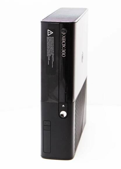 XBOX 360 Slim