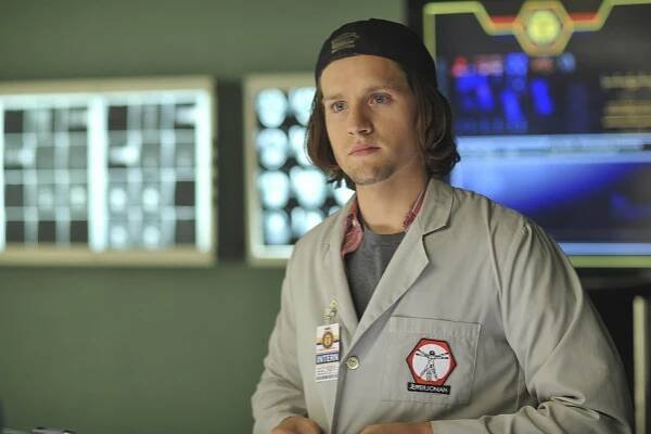 Sběratelé kostí - Šampionka v teráriu - Z filmu - Luke Kleintank