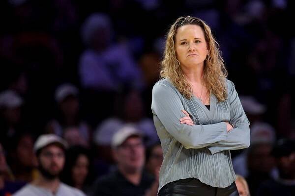 Sparks coach Lynne Roberts looks on during a game against the Connecticut Sun on Thursday.