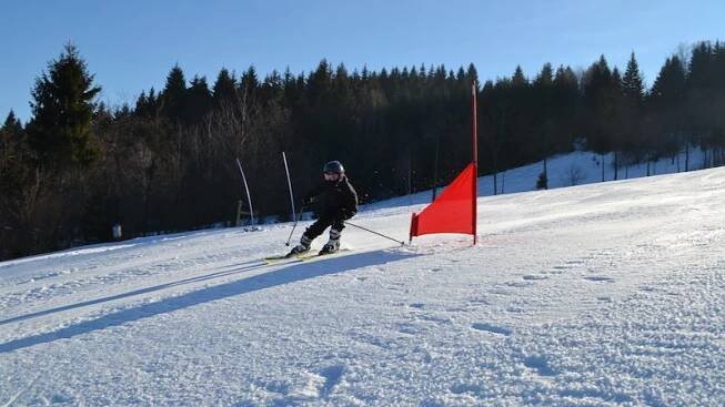 Dětský lyžařský závod Cross Slalom na závěr sezóny podpoří Verunku Fojtíkovou