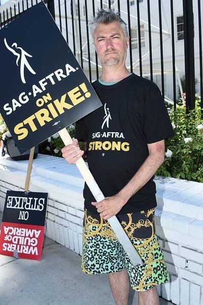 Sean Gunn Says He Doesn't Get 'Gilmore Girls' Residuals at SAG Strike