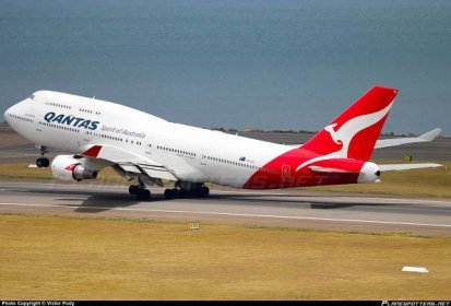 Qantas looks into Boeing 777-8
