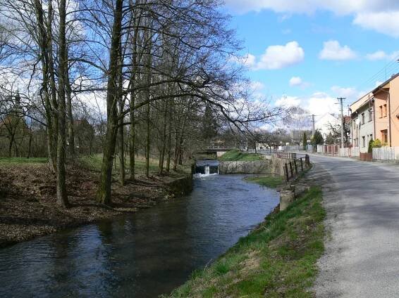 Soubor:167 Dědice, Závodí.JPG