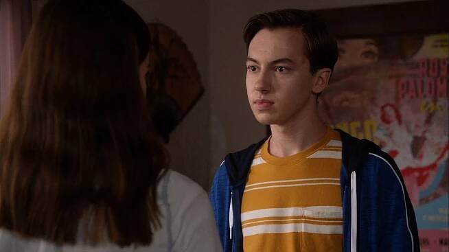 Hayden Byerly - Fosterovi - Den matek - Z filmu