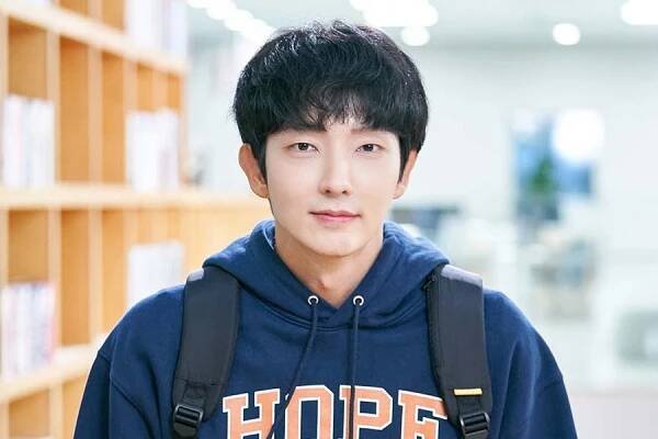 Lee Joon Gi vzal roli Hee Wooa až napodruhé. Doufá, že Again My Life přinese divákům katarzní zážitek