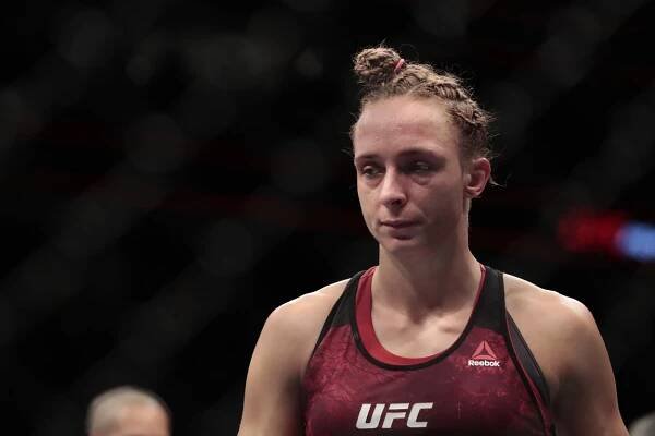 Česká zápasnice v UFC prohrála. Pudilová v důležitém souboji nestačila na Američanku Kishovou