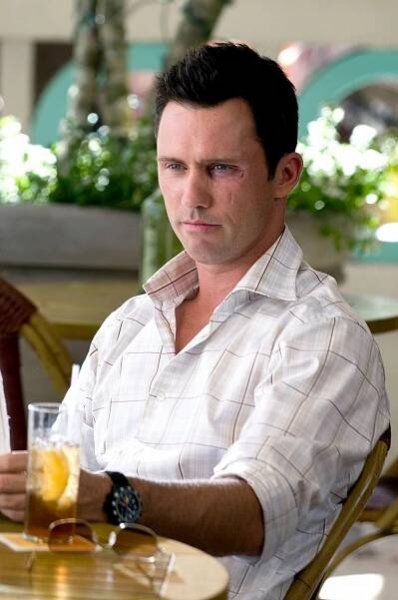 Status: Nežádoucí - Nebojácný vůdce (S03E04) (2009)