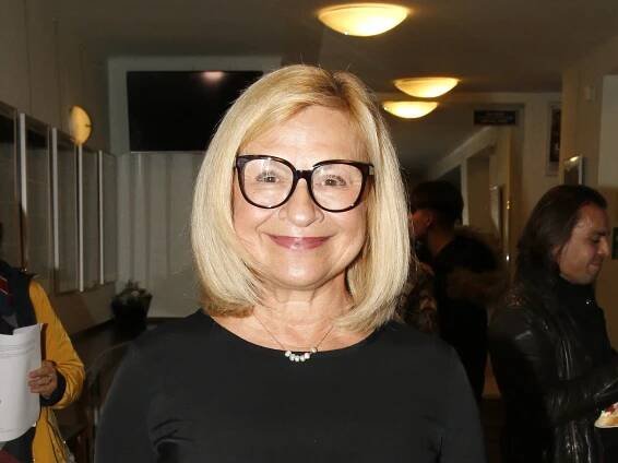 Jana Paulová (67) se umí oblékat! Zapózovala v bílých šatech a vypadá lépe než kdy předtím - ČasProŽeny.cz