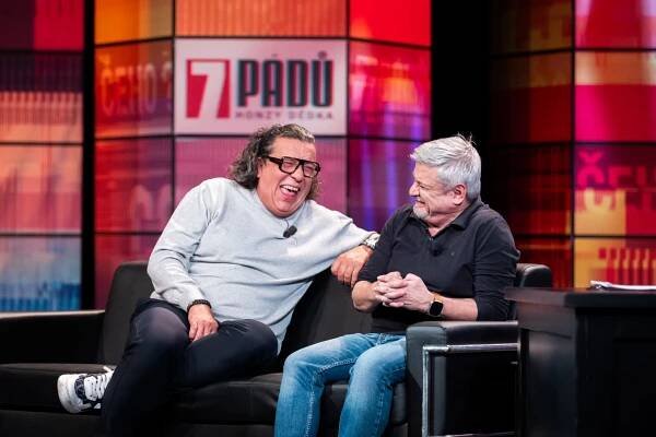 FOTO: Oba mají rádi zábavu. – stránka 17