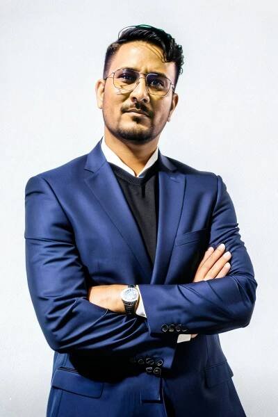 Meet Our Expert Team | Global Market Analysts