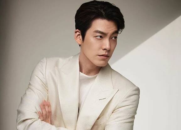 Kim Woo Bin nosí tenisky, věří na mimozemšťany a má rád filmy s Bradem Pittem