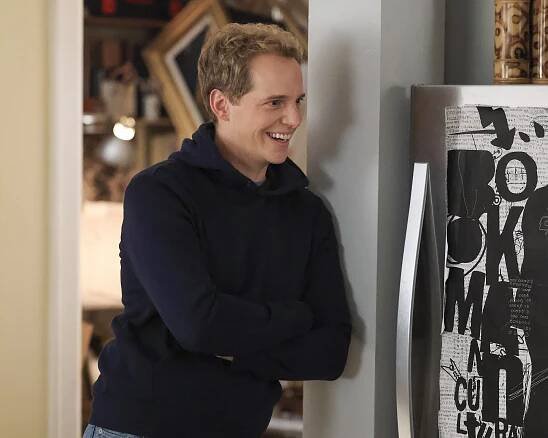 A Million Little Things - Non-Essential - Z filmu - Chris Geere