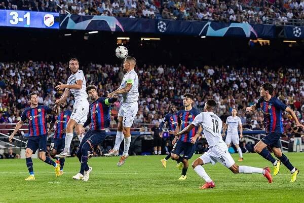 Žádný kartáč v kabině nebyl, řekl trenér Bílek po prohře v Barceloně