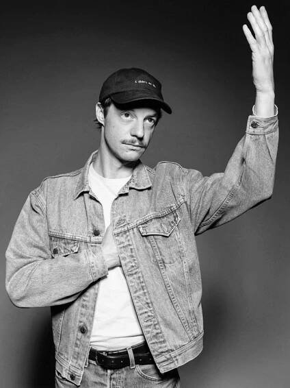 Der Schauspieler Merlin Sandmeyer im Interview ohne Worte - SZ Magazin