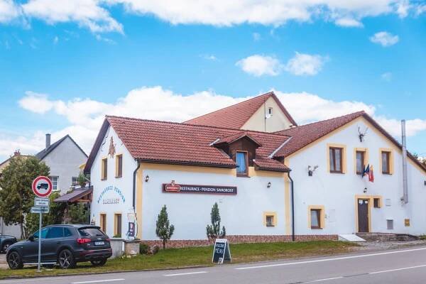 Restaurace a penzion SAMOROST - ubytování Jarošov nad Nežárkou 44