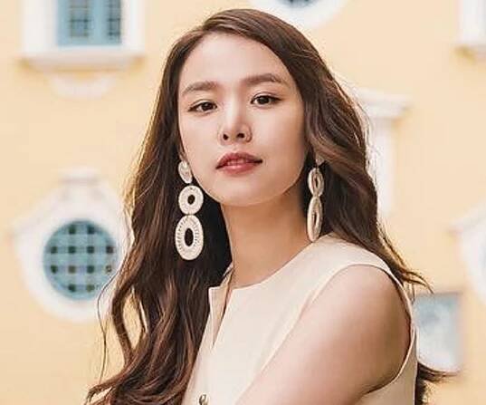 Jo Yoon-hee Biography – Facts, Childhood, Family Life, Achievements