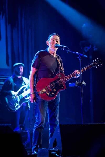 FOTOREPORT: LIVE: Chris Rea se v touze hrát nenechal zastavit mrtvicí ani rakovinou slinivky