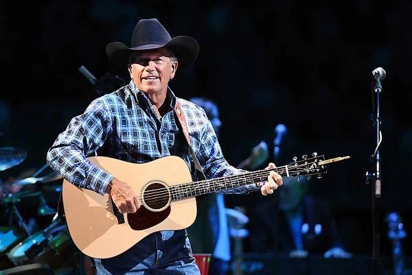 George Strait’s ‘Every Little Honky Tonk Bar’ Lyrics Bring Memories of Neon Nights