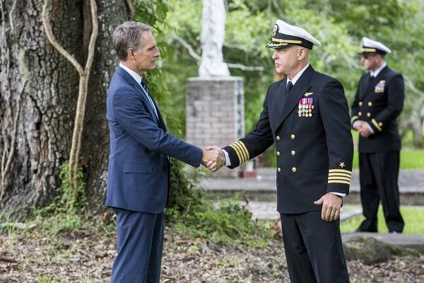 Námořní vyšetřovací služba: New Orleans - Dotyk slunce - Z filmu - Scott Bakula, James MacDonald