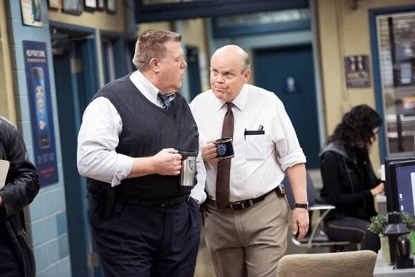 Brooklyn 99 - Dluh - Z filmu - Joel McKinnon Miller, Dirk Blocker
