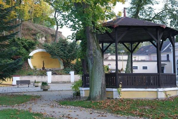 Lázně Mšené - ubytování, pobyty, počasí, info, wellness, procedury, prameny