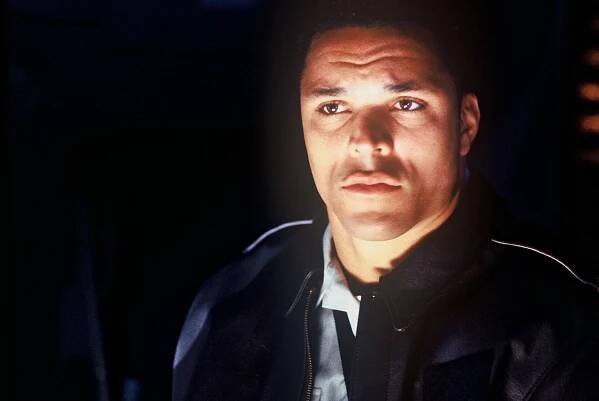 Povstání strojů - Z filmu - Tony Gonzalez
