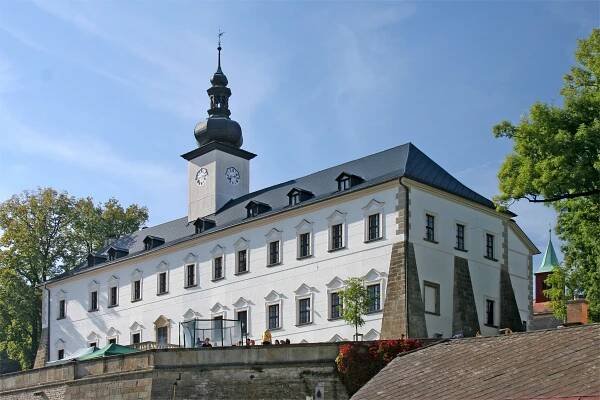 Letohrad (zámek)