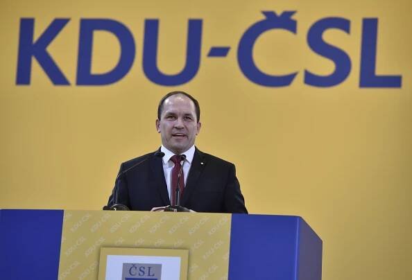 O funkci předsedy KDU-ČSL se budou ucházet čtyři kandidáti. Na snímku je jeden...