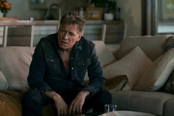 Nábřeží - Ztroskotanci - Z filmu - Holt McCallany
