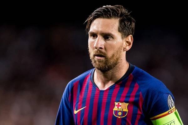 Messi zůstává v Barceloně. Přijde o 50 % | nastartu.cz 