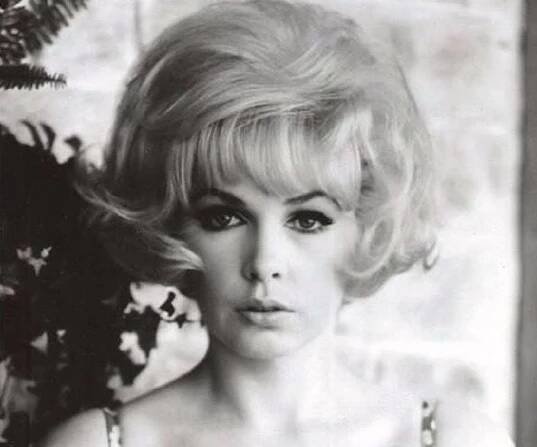Stella Stevens Biography - Facts, Childhood, Family Life & Achievements