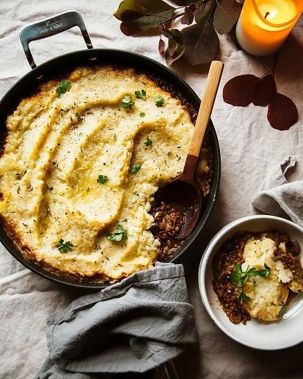 French Onion Shepherd’s Pie with Lentils & Creamy Cauliflower Potato Mash