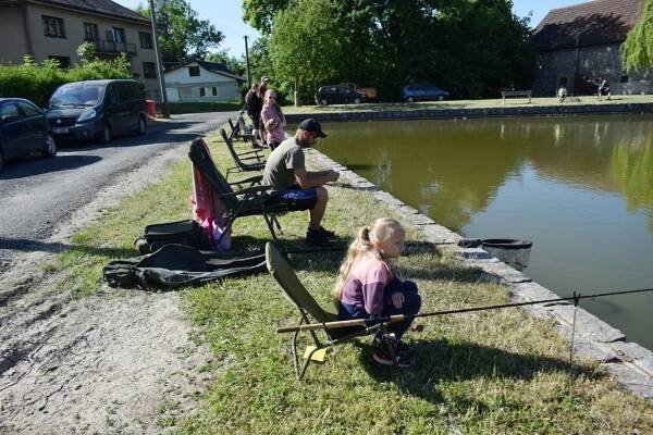 Dětské rybářské závody 3.6.2023 - Oficiální stránky Městys Kněževes