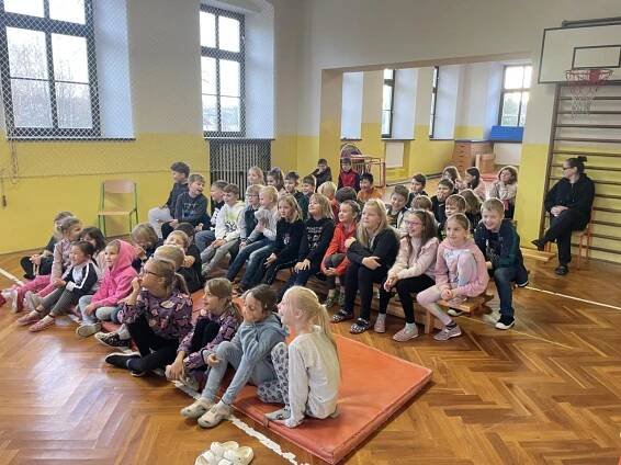 Divadélko ve škole - Oficiální stránky ZŠ a MŠ Bílý Kostel nad Nisou