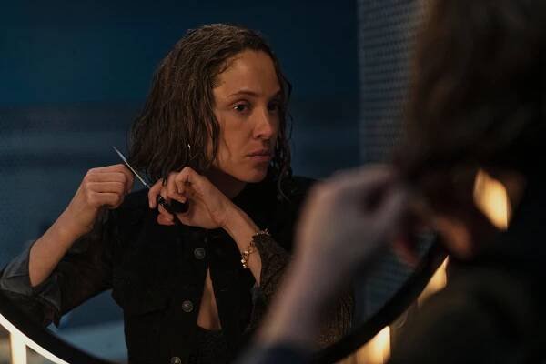 Zpátky z chladu - Co se to tu děje? - Z filmu - Margarita Levijeva