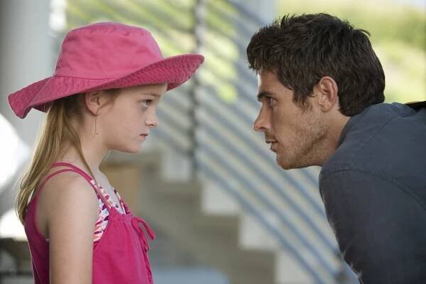 Bratři a sestry - Série 3 - Domy ze skla - Z filmu - Kerris Dorsey, Dave Annable