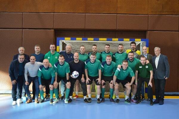 Víťazom 29. ročníka Turnaja rozhodcov a delegátov VsFZ v halovom futbale v Trebišove sa stali Prešovčania – Oblastný futbalový