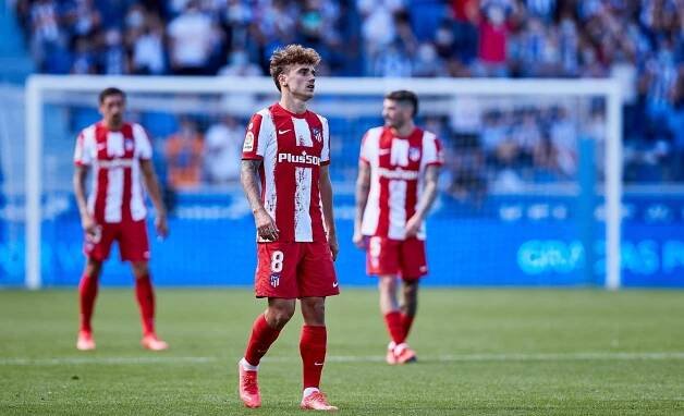 Madridské Atlético opět nevyhrálo, první je stále Real Sociedad. Barca až devátá