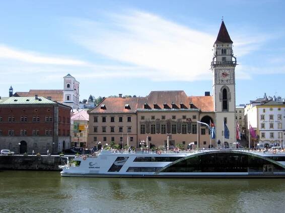 Soubor:Passau Rathaus 1.jpg – Wikipedie