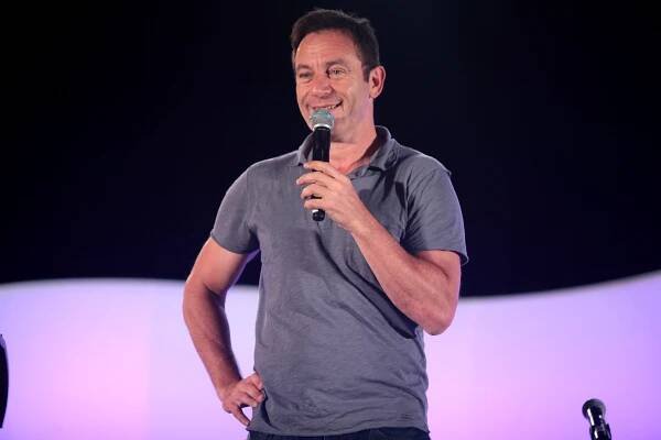 Jason Isaacs