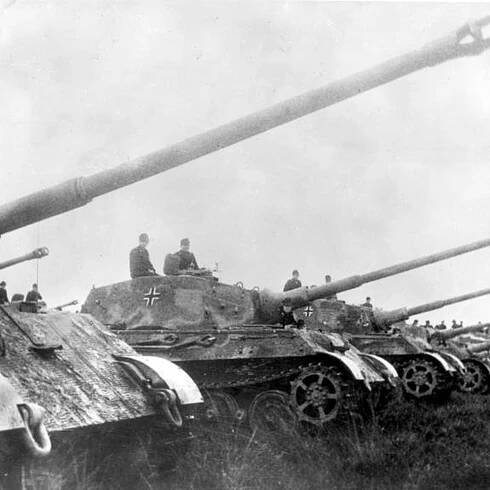 Labutí píseň Panzerwaffe. Před 75 lety se u „maďarského moře“ odehrály zásadní boje s nacisty