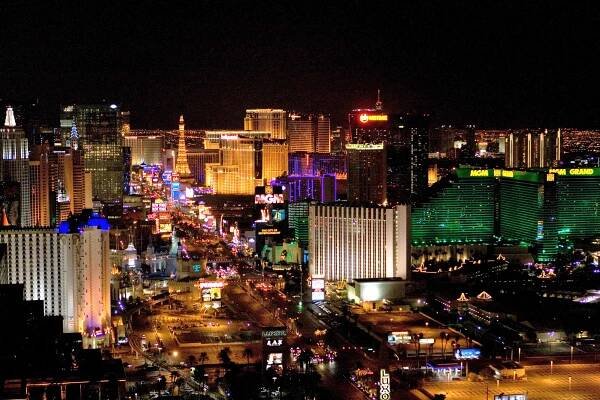 Goldman Sachs snižuje doporučení na akcie Las Vegas Sands na "neutral" z "buy"