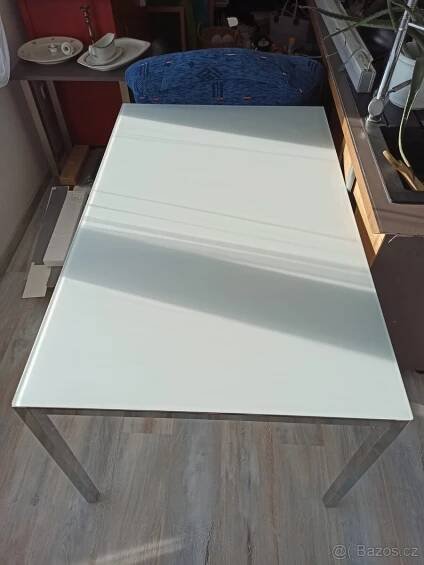 Skleněný stůl Ikea TORSBY