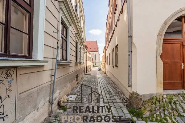 Prodej Hotelu Kárník ve Znojmě | Reality.iDNES.cz 