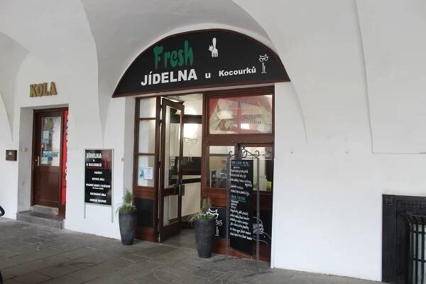Restaurace a kavárny v centru Nového Jičína: s kartou si člověk vystačí