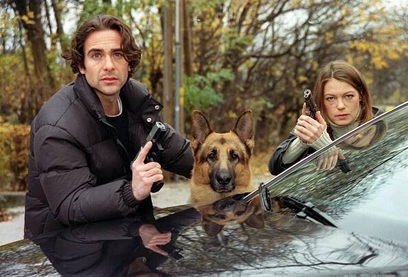 Komisař Rex - Mrtvá za mřížemi (S09E07) (2004)