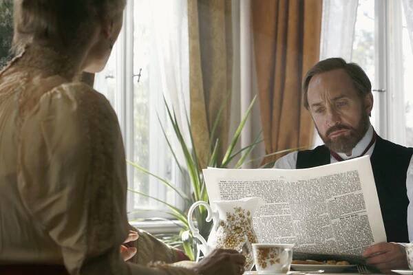 Michael McElhatton plays Dr. Philipp Lenard and Silvina Buchbauer plays his wife, Katharina Lenard, in National Geographic's &quot;Genius.&quot;
