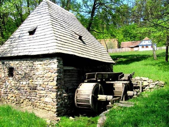 Skanzen plný energie | 3 pól - Magazín plný pozitivní energie